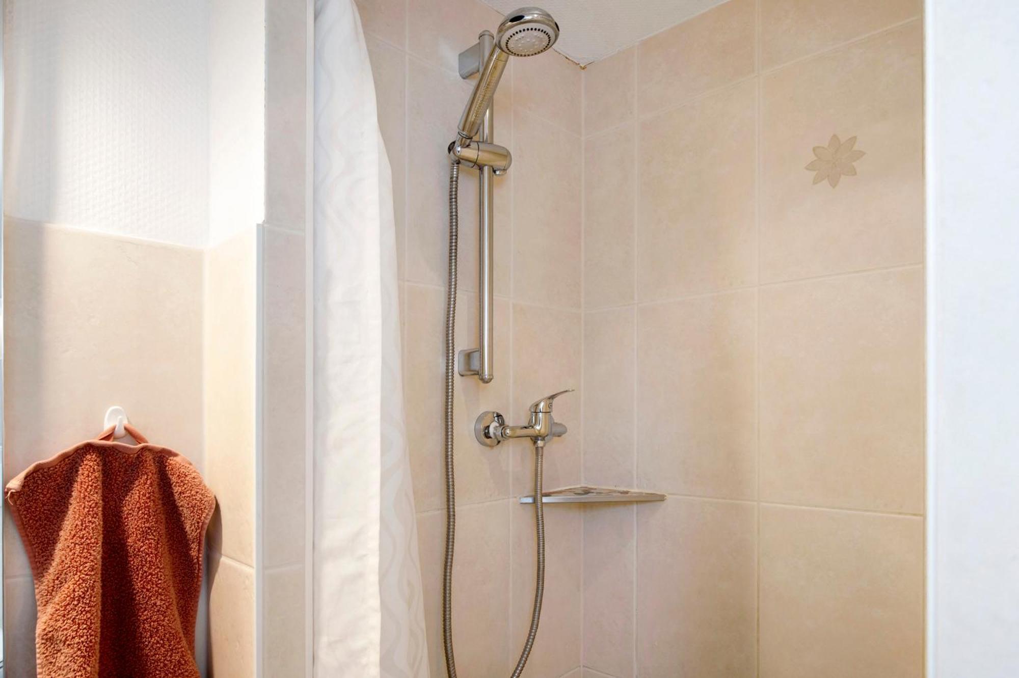 Wellness Ferienwohnung Mueller روستوك المظهر الخارجي الصورة